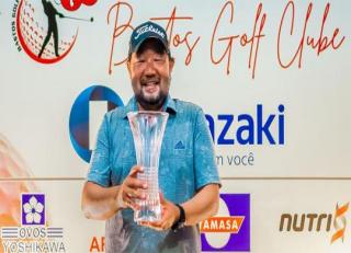 Diogo Uemura é campeão do 42º Torneio Aberto do Bastos Golf Clube; Kenji Amano vence no sênior